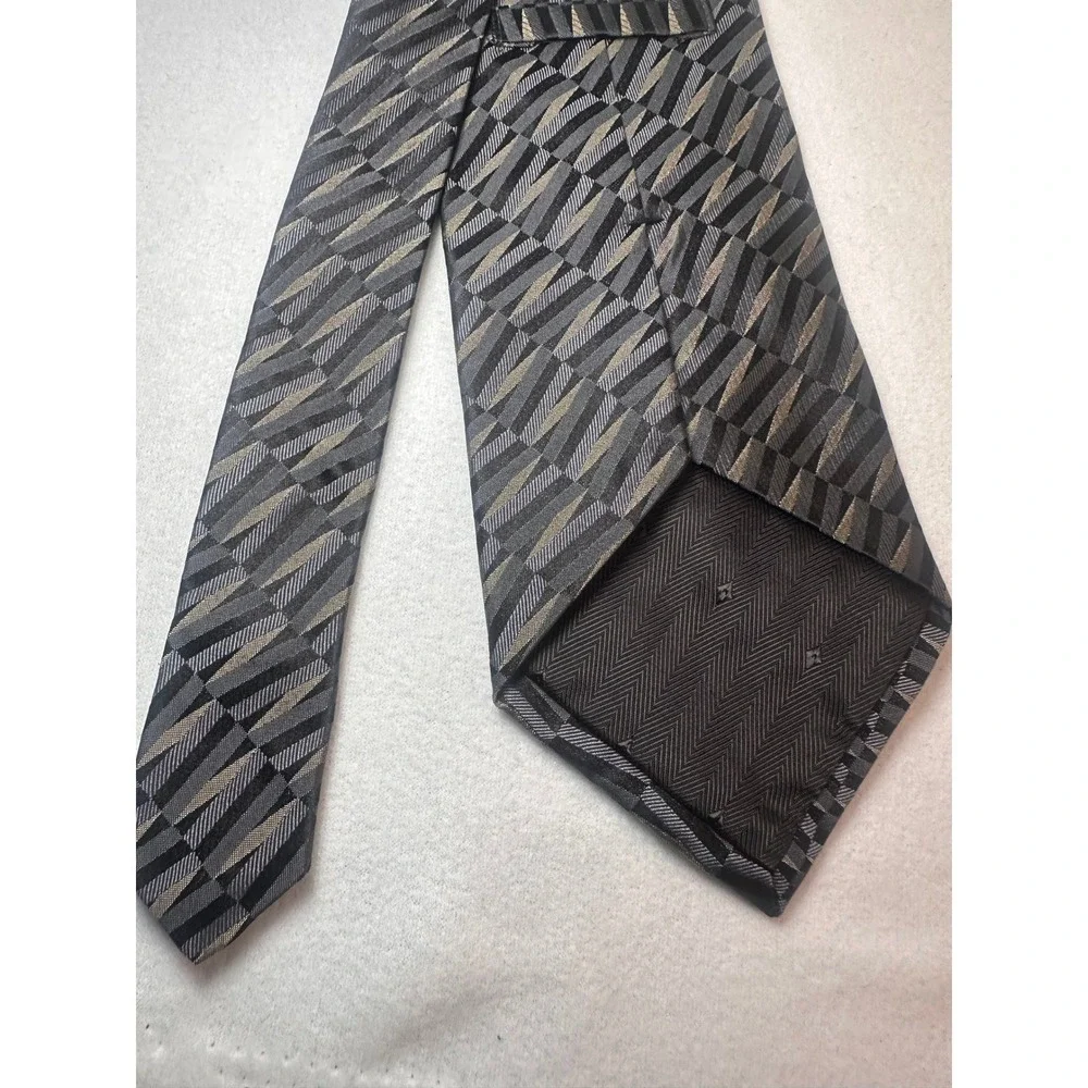 Joseph & Feiss Mens Silk Necktie Black Grey Gold Geometric‎ Striped RN 22356